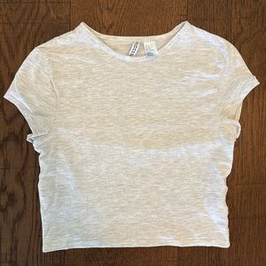 h&m women’s muscle tee 😌